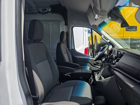 Used 2023 Ford Transit 250 Medium Roof AWD image 9