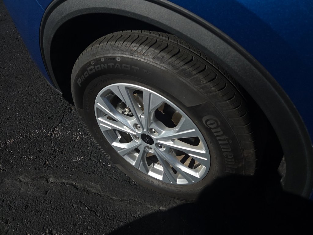 Certified 2023 Ford Escape Active AWD/4WD image 2