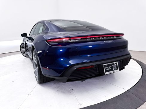 Used 2022 Porsche Taycan RWD image 9