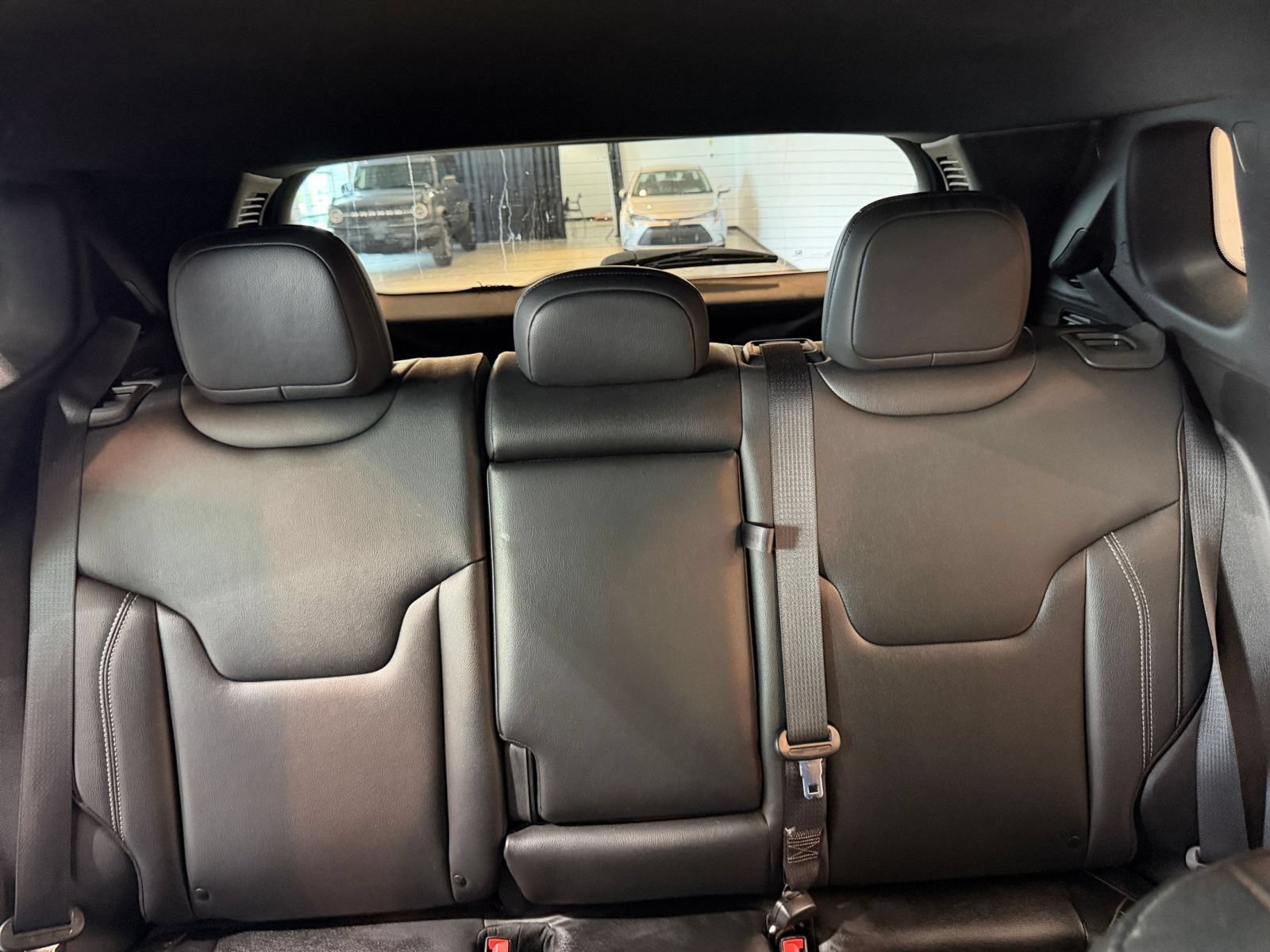 Used 2025 Jeep Compass Limited AWD/4WD image 37