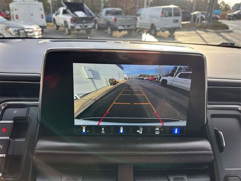 Used 2023 GMC Yukon XL SLT w/ SLT Luxury Package image 26