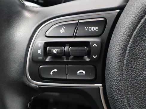 Used 2022 Kia Niro LXS FWD image 23