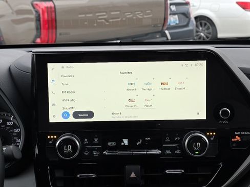 Certified 2023 Toyota Highlander XLE image 14