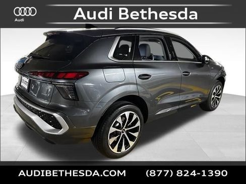 New 2026 Audi Q3 quattro 2.0T AWD/4WD image 7