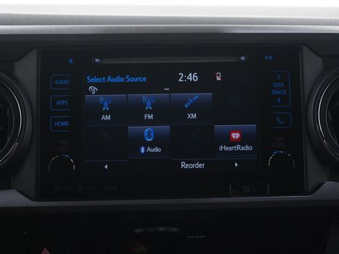 Used 2018 Toyota Tacoma TRD Off-Road AWD/4WD image 18