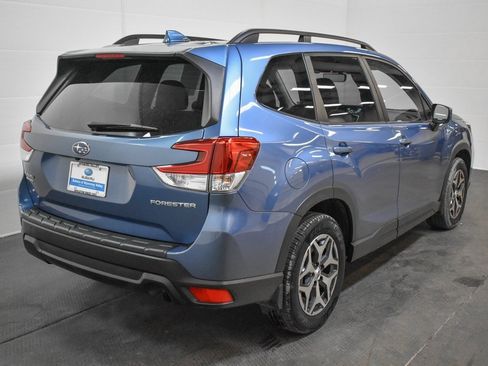 Used 2020 Subaru Forester Premium image 5