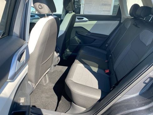 New 2025 Volkswagen Taos SE image 63