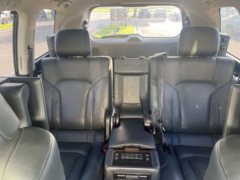 Used 2016 Lexus LX 570 4WD w/ Luxury Package image 11