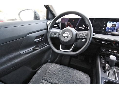 New 2026 Nissan Kicks SV w/ Illumination Package image 8