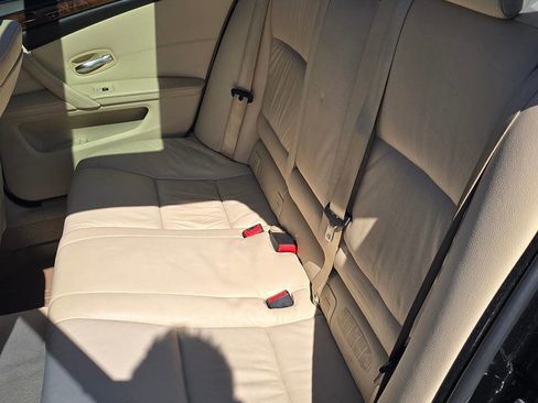 Used 2010 BMW 535i xDrive Wagon image 16