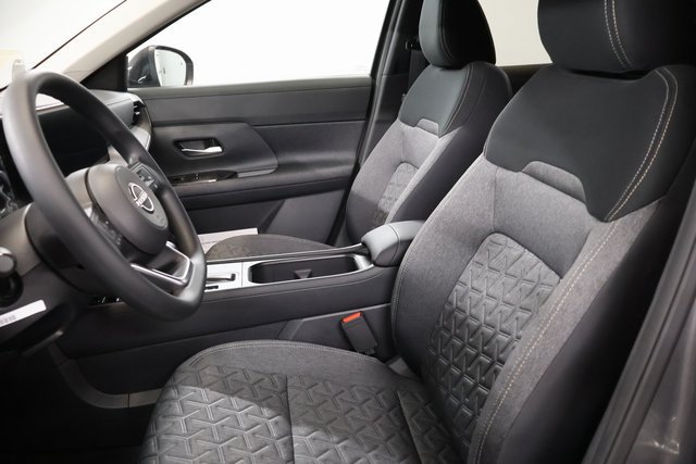 New 2026 Nissan Kicks SV w/ Cold Weather Package FWD image 11