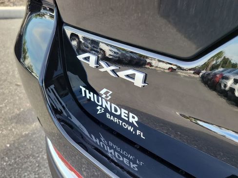 New 2025 Jeep Grand Cherokee Laredo w/ Luxury Tech Group I image 8