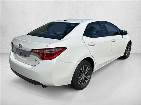 Used 2019 Toyota Corolla LE w/ LE Premium Package w/Moonroof FWD image 4