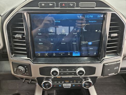 Used 2022 Ford F250 Lariat w/ Lariat Value Package AWD/4WD image 16
