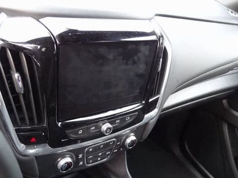 Used 2023 Chevrolet Traverse LT image 11