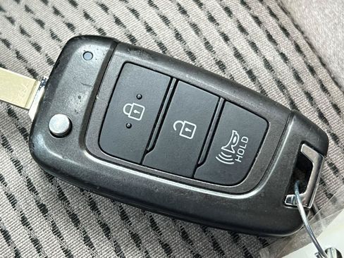 Used 2023 Hyundai Santa Fe SE AWD/4WD image 25