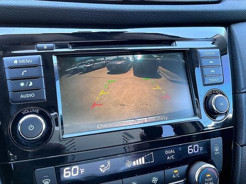 Used 2020 Nissan Rogue SV image 28