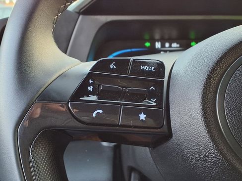 Certified 2025 Hyundai Elantra Sport image 14