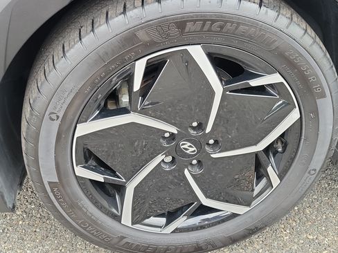 Certified 2024 Hyundai Ioniq 5 SEL RWD image 7