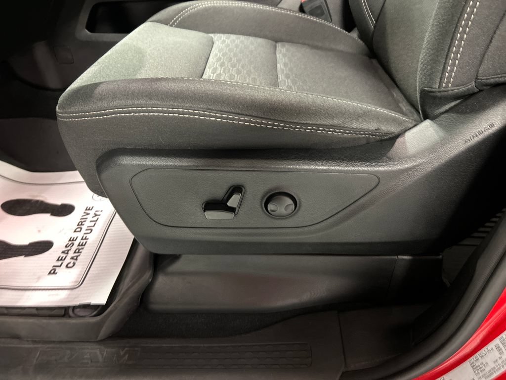 Used 2025 RAM 1500 Big Horn AWD/4WD image 13