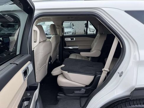 Certified 2023 Ford Explorer Limited w/ Limited Technology Package AWD/4WD image 19