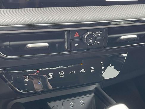 New 2025 Nissan Kicks SR w/ SR Premium Package image 25