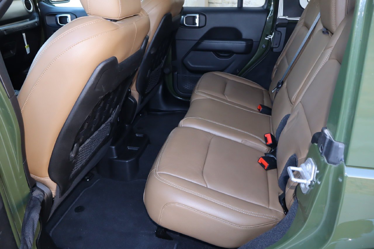 Used 2021 Jeep Wrangler Unlimited Rubicon AWD/4WD image 5