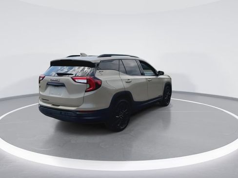 Used 2023 GMC Terrain SLT w/ Tech Package FWD image 11