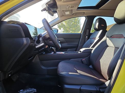 New 2026 Nissan Kicks SR w/ SR Premium Package image 12