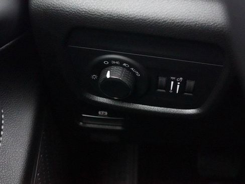 New 2025 Jeep Grand Cherokee L Altitude image 45