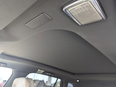 New 2026 Cadillac Vistiq Sport image 29