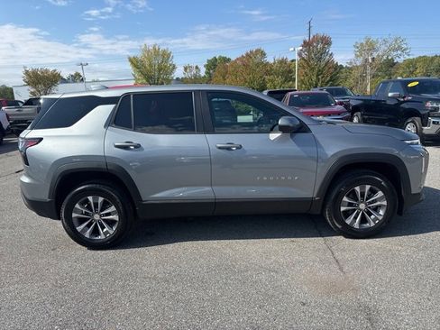 New 2026 Chevrolet Equinox LT w/ LPO, Floor Liner Package image 7