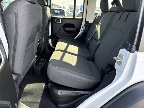 Used 2024 Jeep Wrangler Willys image 20