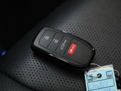 Used 2024 Toyota Tundra Platinum image 28