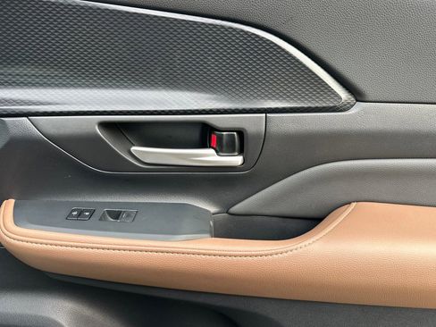 New 2026 Toyota Grand Highlander AWD Hybrid image 21