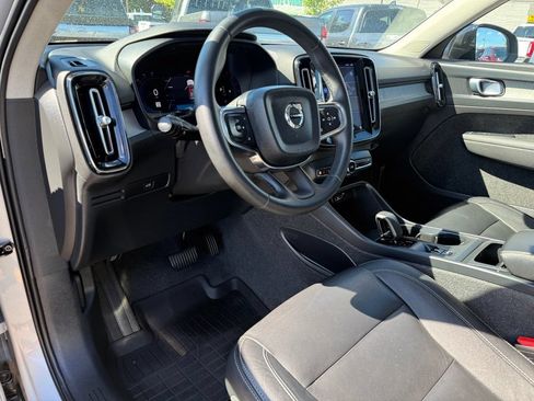 Used 2024 Volvo XC40 B5 Core AWD/4WD image 23