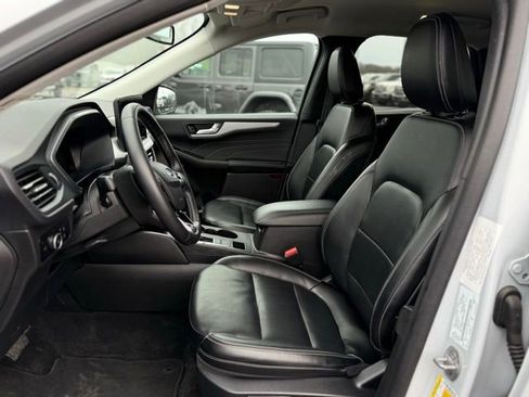 Certified 2025 Ford Escape Platinum image 2