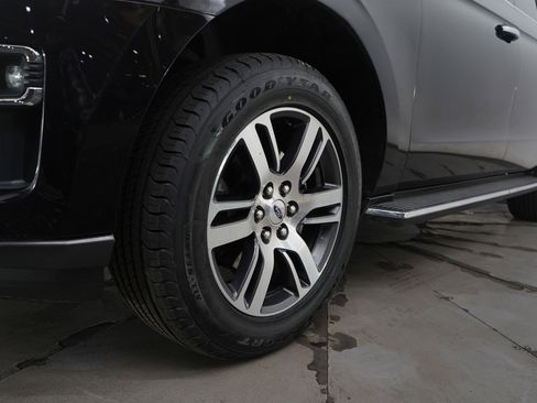 Used 2022 Ford Expedition Max Limited image 25