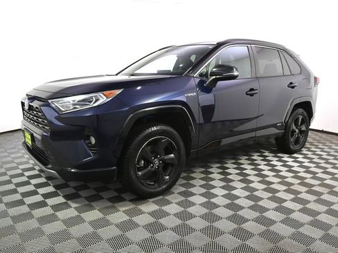 Used 2019 Toyota RAV4 XSE image 2