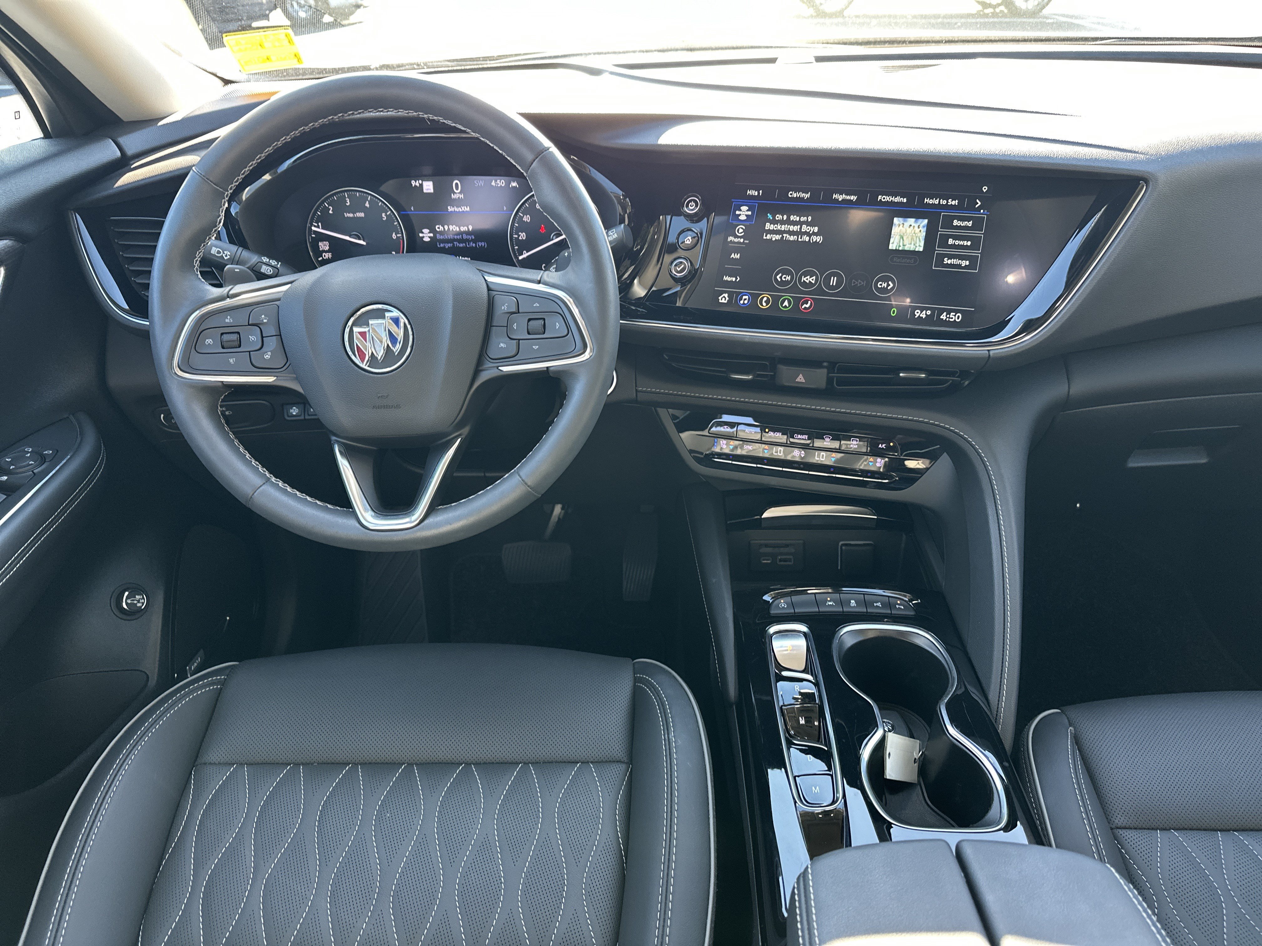 Used 2022 Buick Envision Avenir w/ Technology Package II FWD image 19