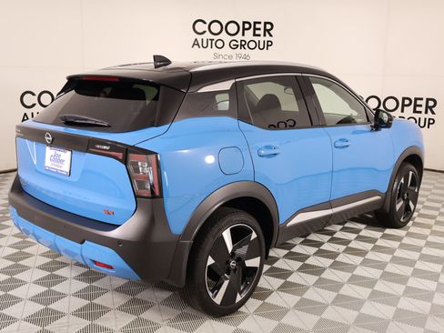Used 2025 Nissan Kicks SR FWD image 19