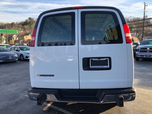 Used 2019 Chevrolet Express 2500 w/ Driver Convenience Package image 4