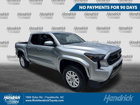 Certified 2025 Toyota Tacoma SR5 AWD/4WD image 1