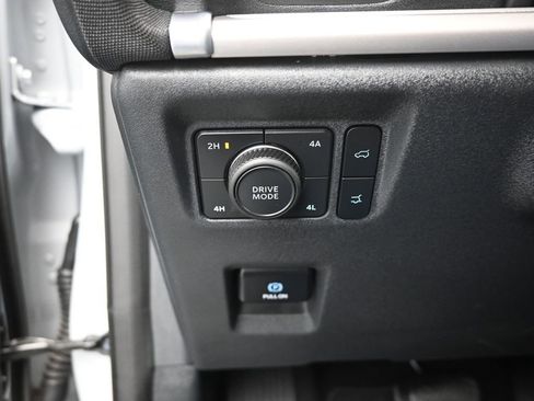 Used 2025 Ford Expedition Active image 14