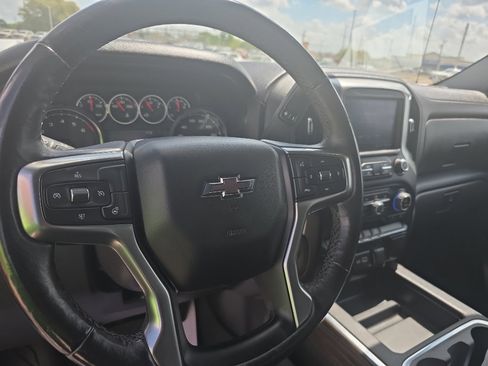 Used 2021 Chevrolet Silverado 1500 LT Trail Boss w/ Bed Protection Package image 11