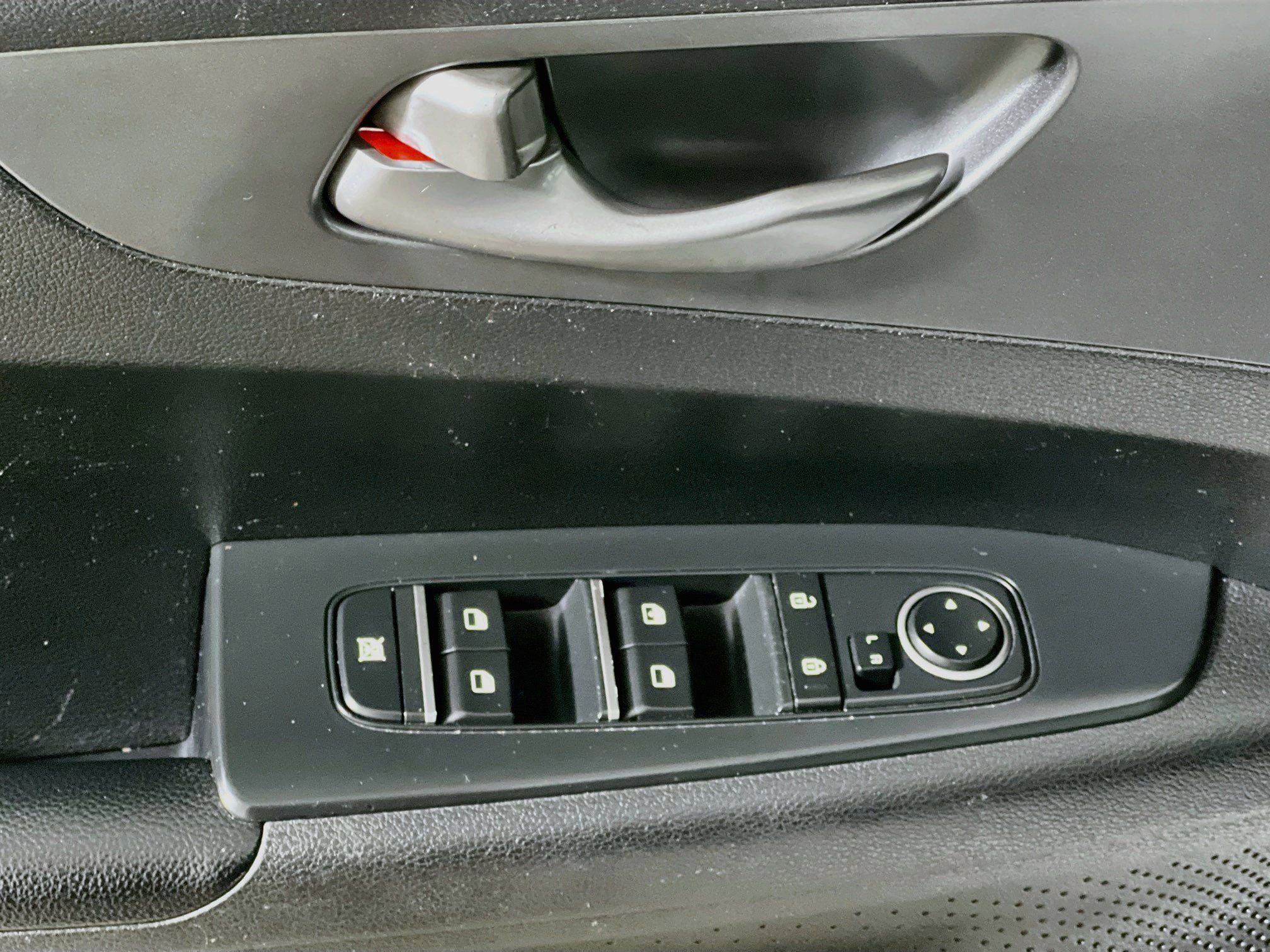 Used 2020 Kia Forte LXS FWD image 16