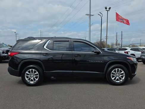 Used 2021 Chevrolet Traverse LT image 6