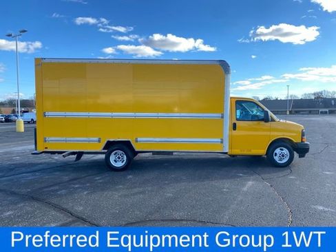 Used 2017 GMC Savana 3500 Work Van image 4