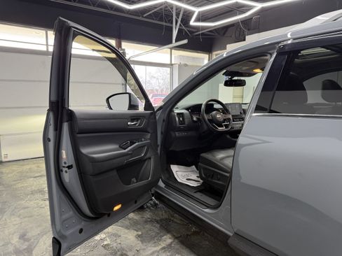 Used 2022 Nissan Pathfinder SL image 7