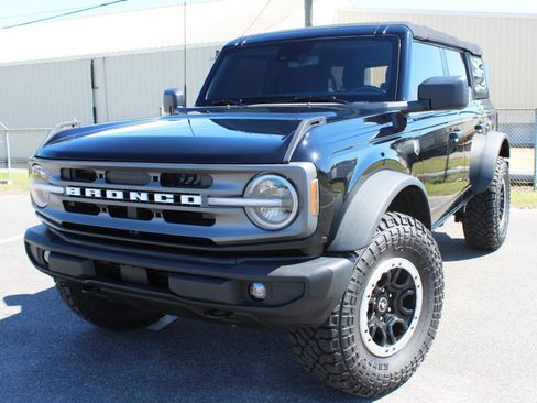 Used 2022 Ford Bronco Big Bend w/ Sasquatch Package image 1